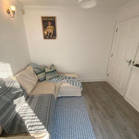 Modern Coastal Cottage 5 Minutes From The Ocean -Pet Friendly Ramsgate Exterior photo