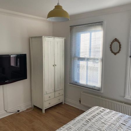 Modern Coastal Cottage 5 Minutes From The Ocean -Pet Friendly Ramsgate Exterior photo